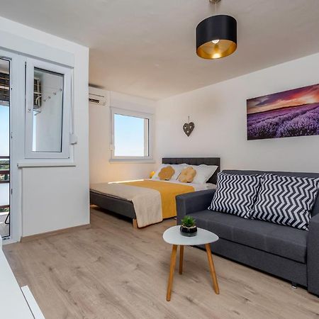 Apartman Vita Pula Buitenkant foto