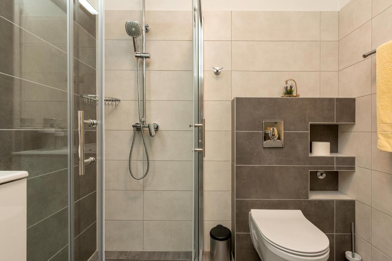 Apartman Vita Pula Buitenkant foto