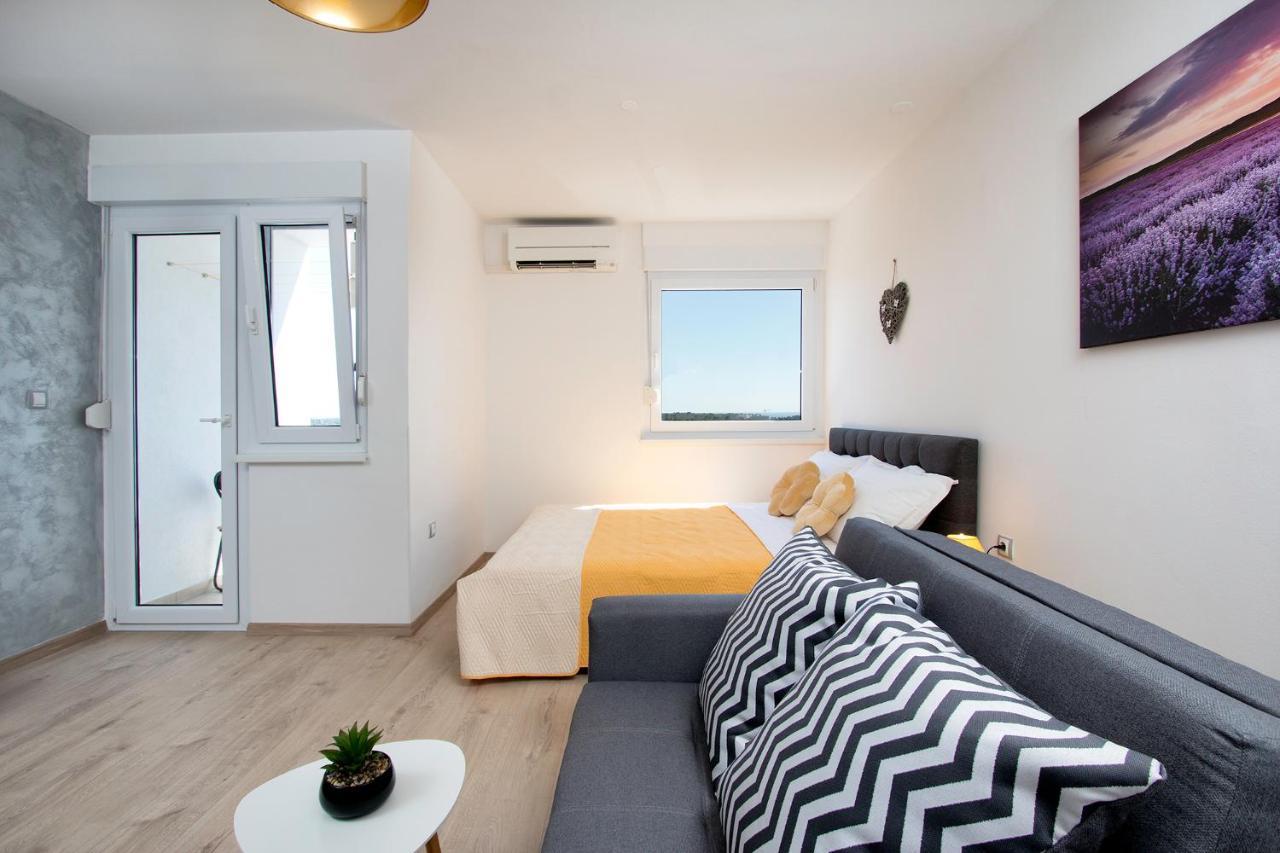 Apartman Vita Pula Buitenkant foto