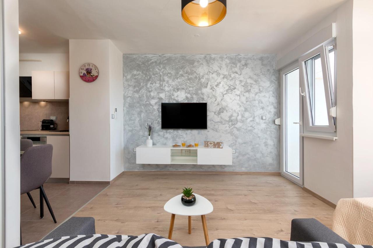 Apartman Vita Pula Buitenkant foto